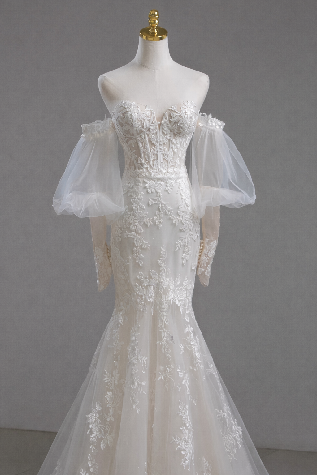 Lace Mermaid Wedding Dress with Detachable Sleeves